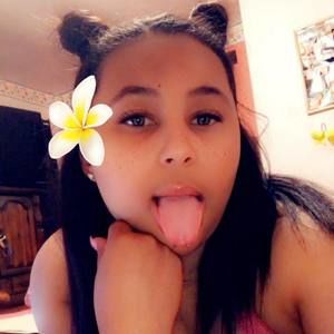 Meet your Posher, Alicia